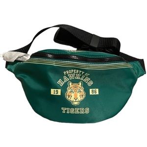 🔲 Stranger Things x MAC limited edition Fanny Pack 🟢 sold out ⚫️ new / NWT